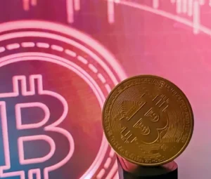 Нефть утопила биткоин в проливах: криптоинвесторов пугает инфляция