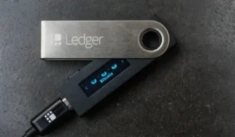 Ledger проверяет сообщение о краже $86 млн у владельцев аппаратных кошельков
